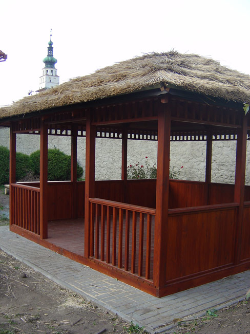 Rustikální dřevěný pavilon